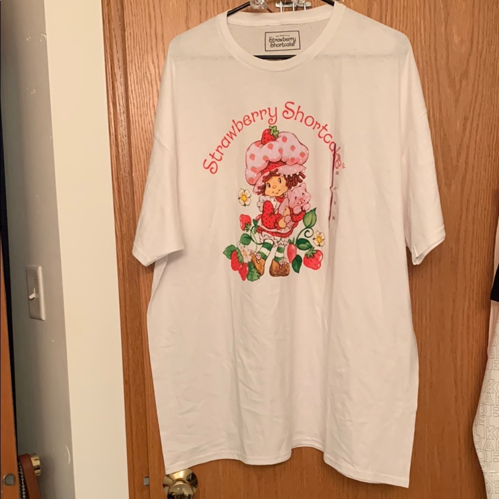 New White Graphic Tee Strawberry Shortcake XXL